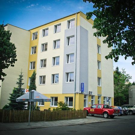 Hostel24 Bed&Breakfast Bydgoszcz Kültér fotó